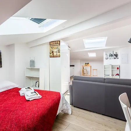 Aparthotel Clublord - Charming Studio Next To The Tram Station *