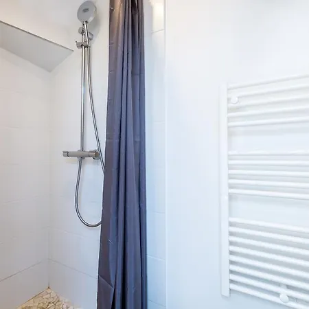 Apart Otel Clublord - Charming Studio Next To The Tram Station *